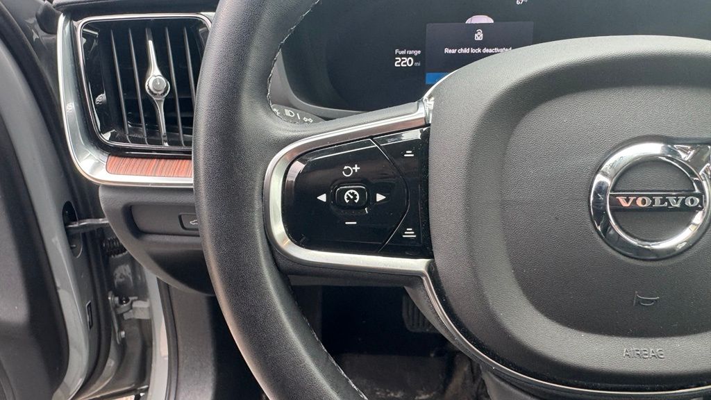 Thumbnail: 2024 Volvo S60 - 21