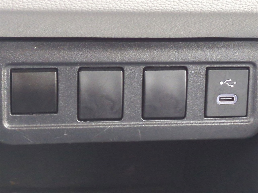 Thumbnail: 2023 Toyota Corolla Cross - 32