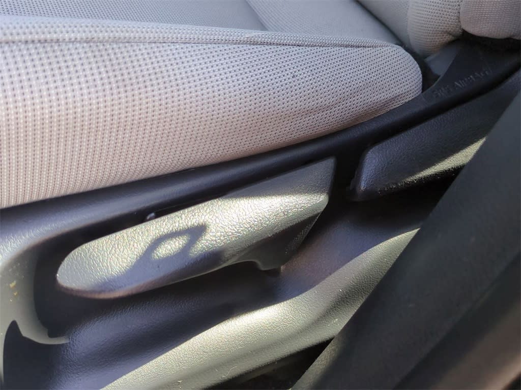 Thumbnail: 2023 Toyota Corolla Cross - 24