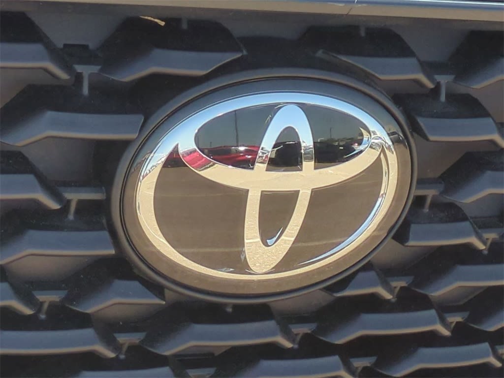 Thumbnail: 2023 Toyota Corolla Cross - 7