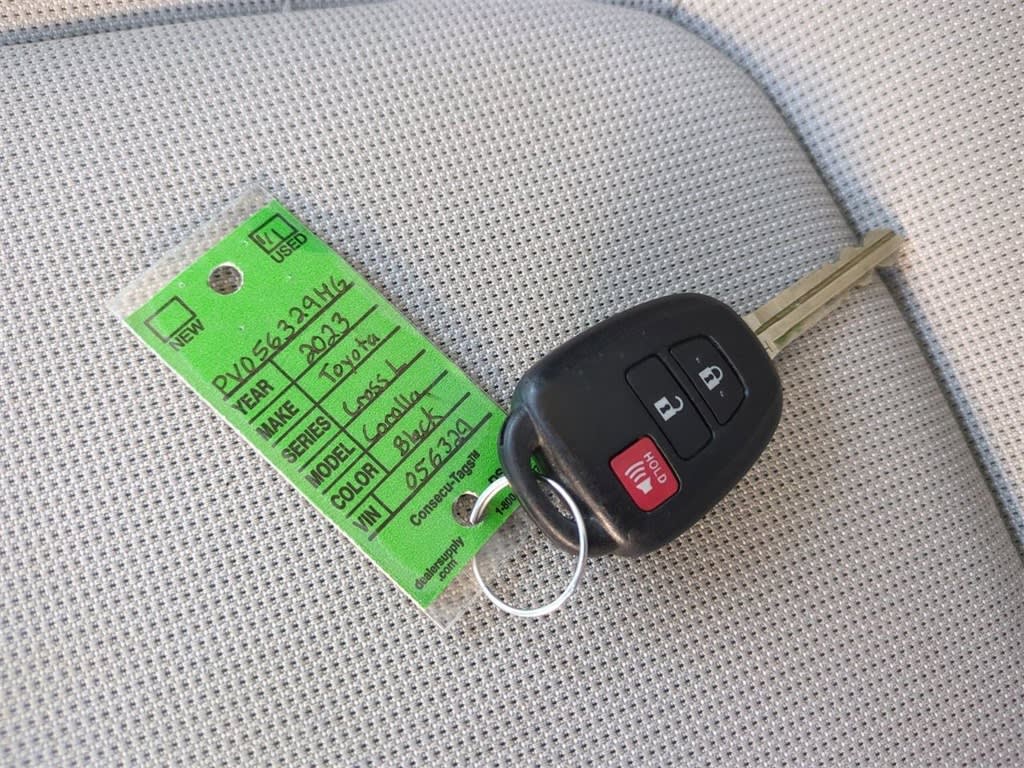 Thumbnail: 2023 Toyota Corolla Cross - 18