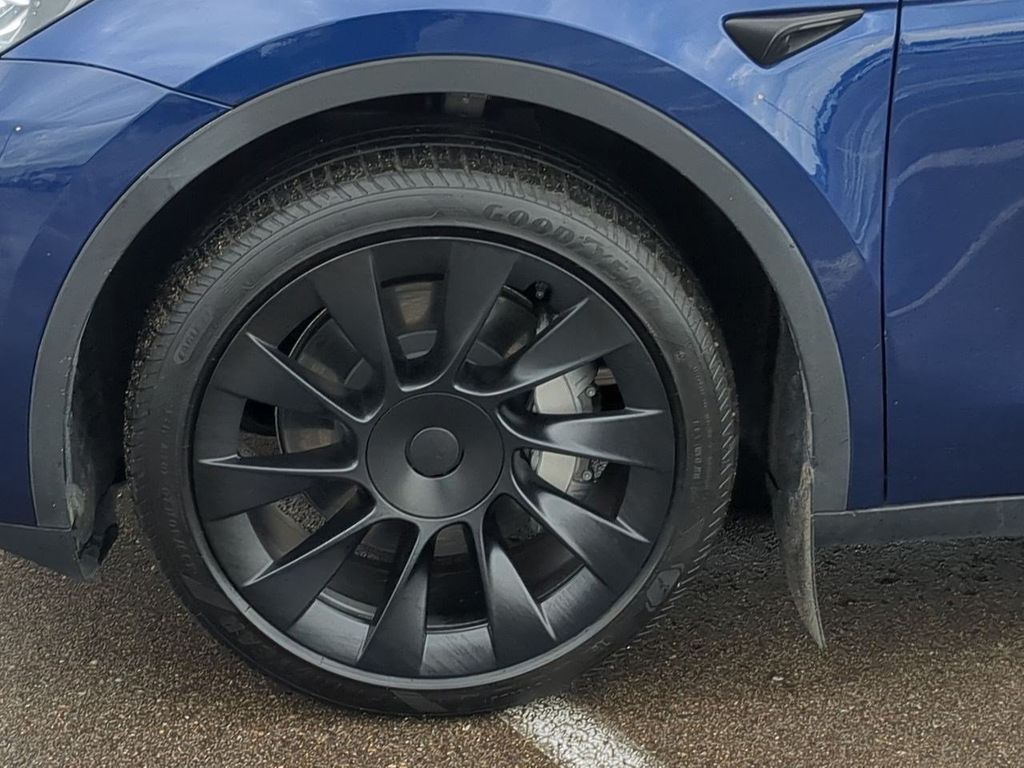 Thumbnail: 2024 Tesla Model Y - 8