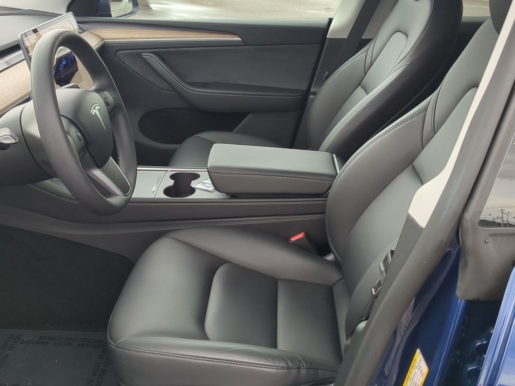 Thumbnail: 2024 Tesla Model Y - 10