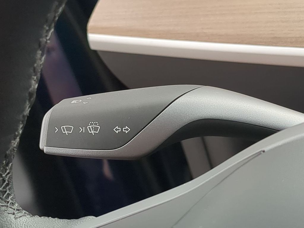 Thumbnail: 2024 Tesla Model Y - 25