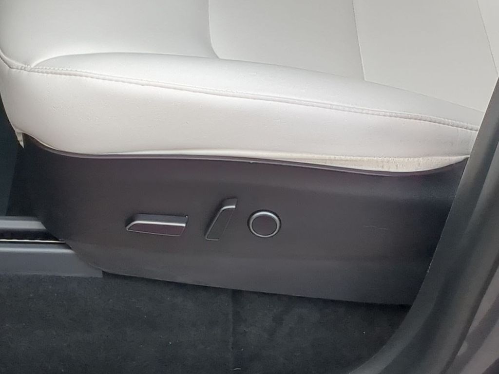 Thumbnail: 2023 Tesla Model Y - 20