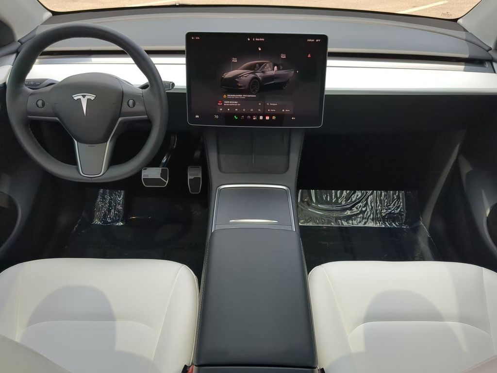 Thumbnail: 2023 Tesla Model Y - 8