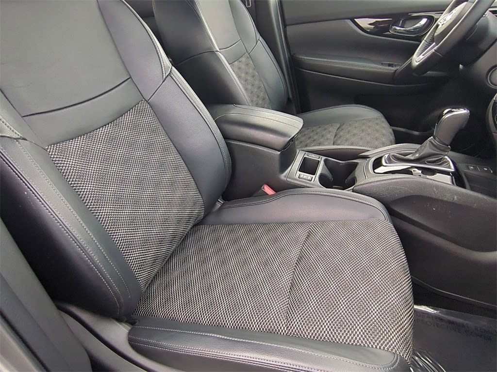 Thumbnail: 2022 Nissan Rogue Sport - 12