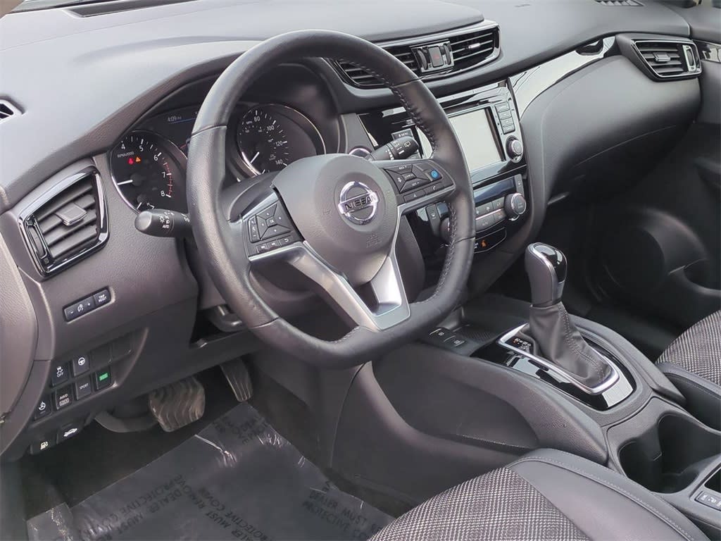 Thumbnail: 2022 Nissan Rogue Sport - 2