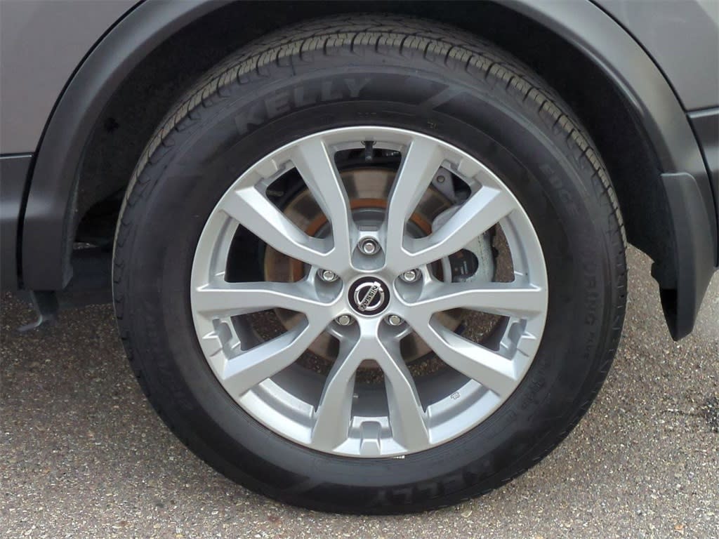 Thumbnail: 2022 Nissan Rogue Sport - 8