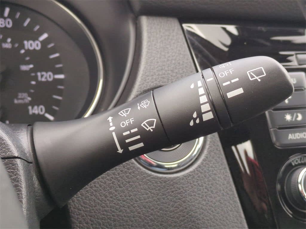 Thumbnail: 2022 Nissan Rogue Sport - 17