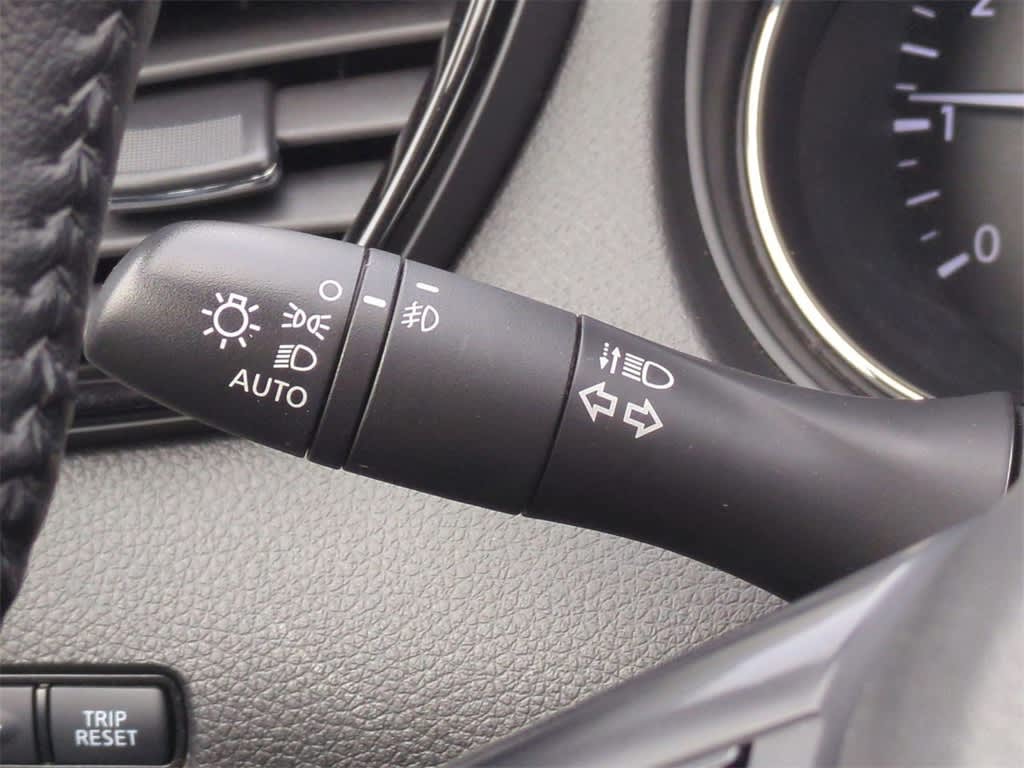 Thumbnail: 2022 Nissan Rogue Sport - 31