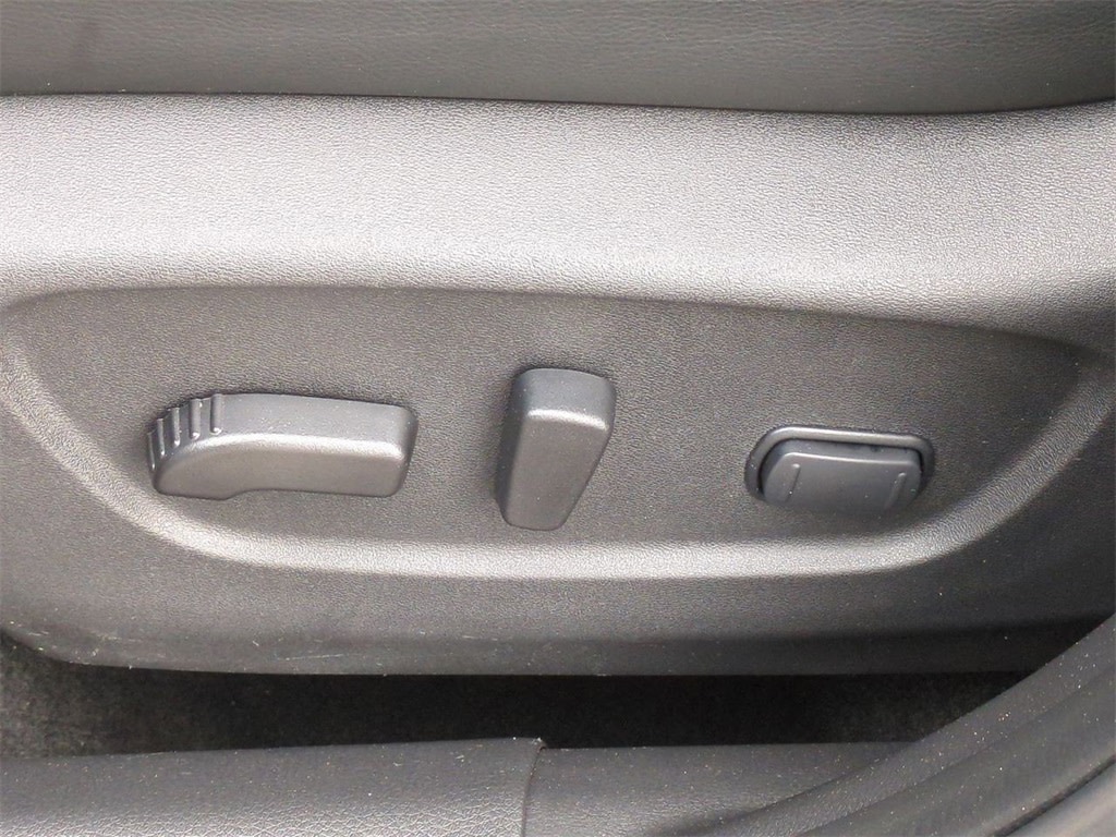 Thumbnail: 2022 Nissan Rogue Sport - 26