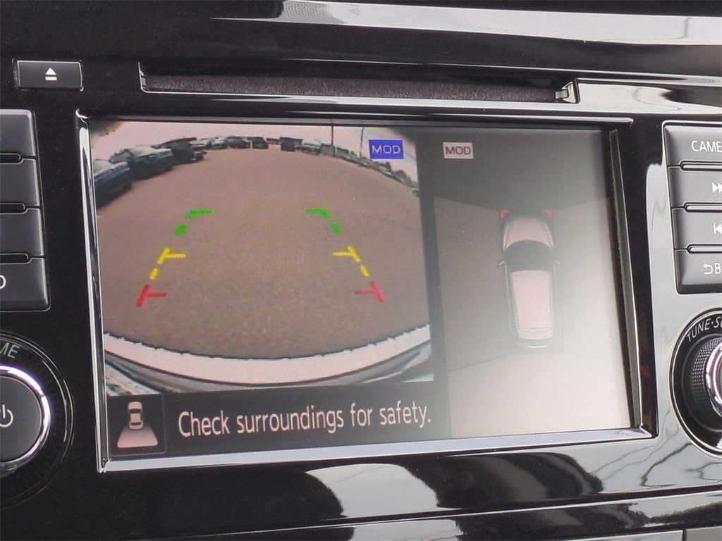 Thumbnail: 2022 Nissan Rogue Sport - 32