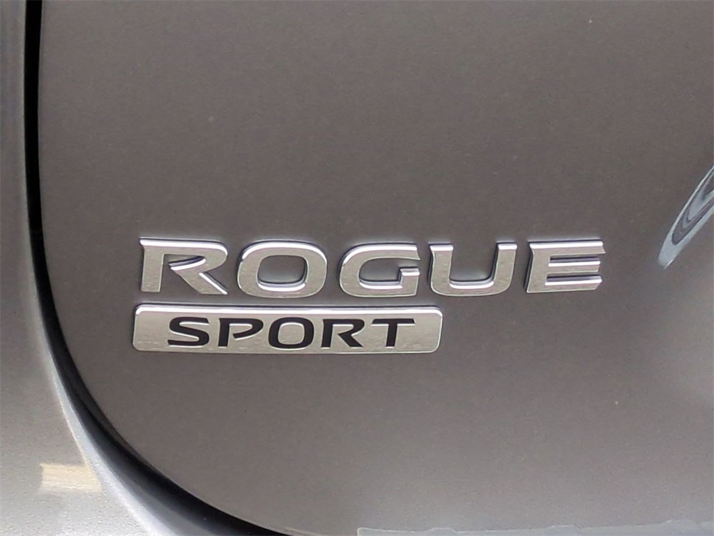 Thumbnail: 2022 Nissan Rogue Sport - 25