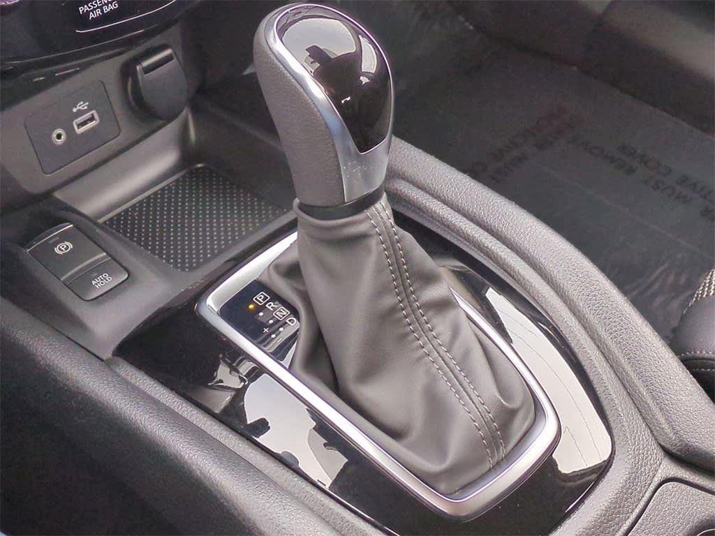 Thumbnail: 2022 Nissan Rogue Sport - 16