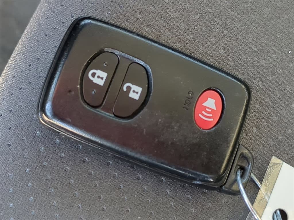 Thumbnail: 2014 Toyota Prius - 24