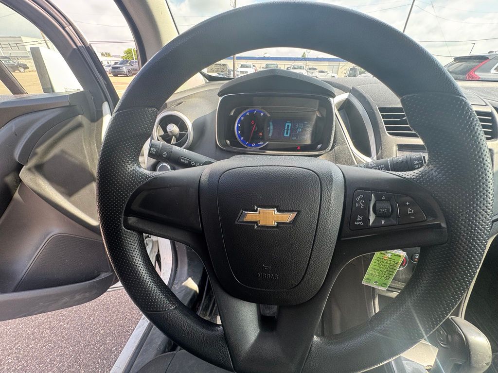Thumbnail: 2016 Chevrolet Trax - 2