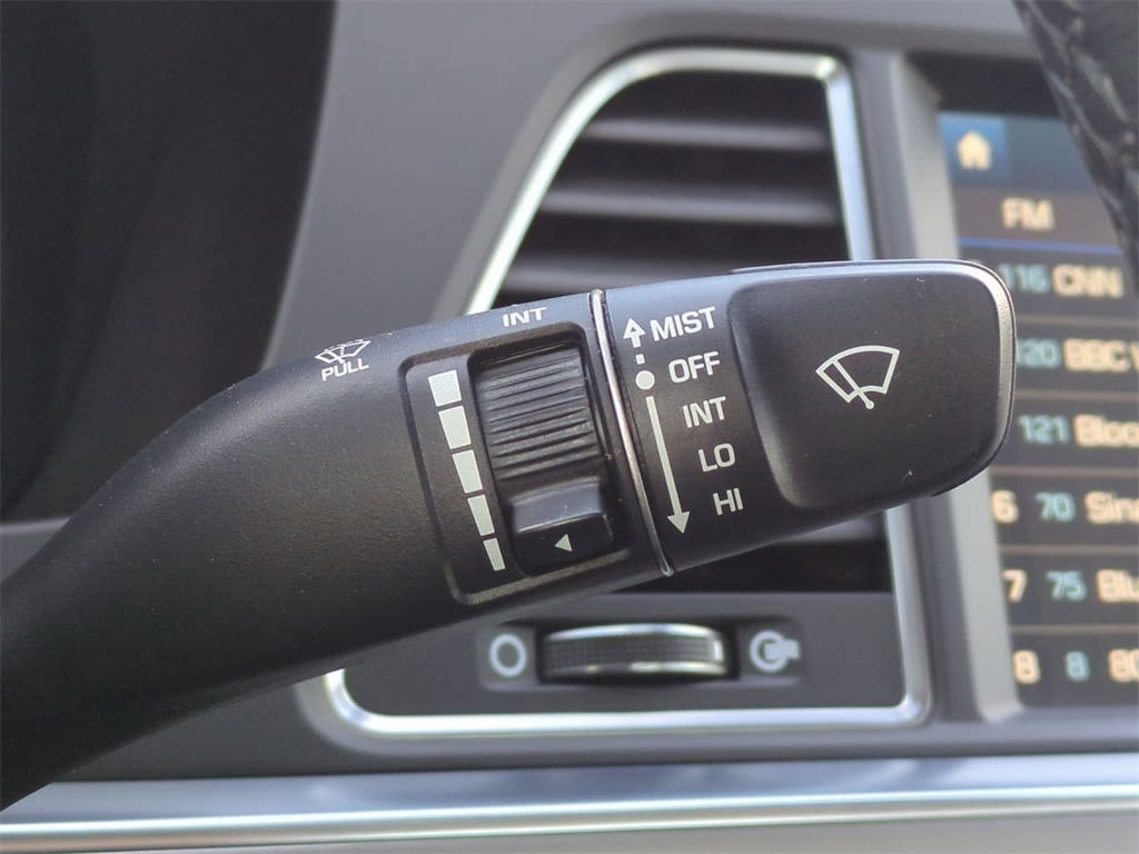 Thumbnail: 2016 Hyundai Sonata - 32