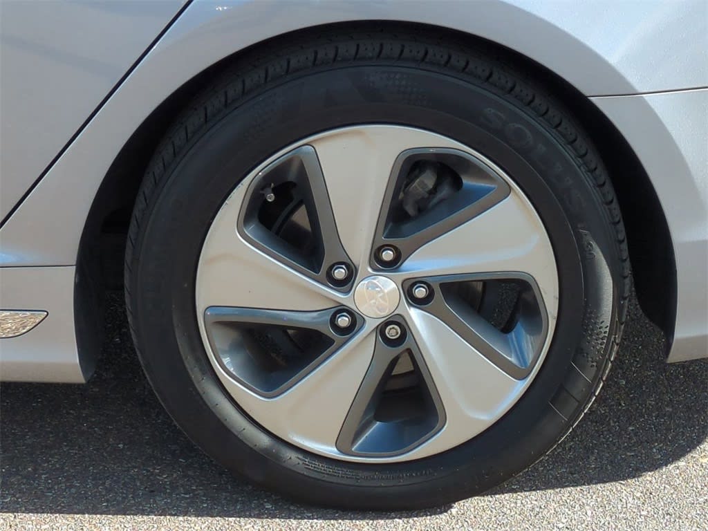 Thumbnail: 2016 Hyundai Sonata - 8