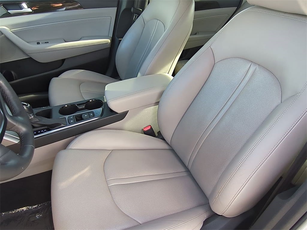 Thumbnail: 2016 Hyundai Sonata - 10