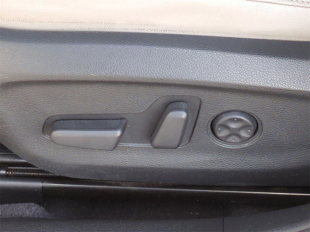 Thumbnail: 2016 Hyundai Sonata - 25