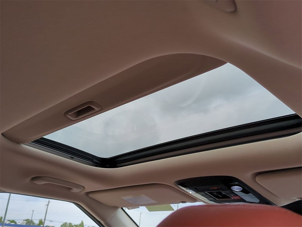 Thumbnail: 2024 Kia Carnival - 28