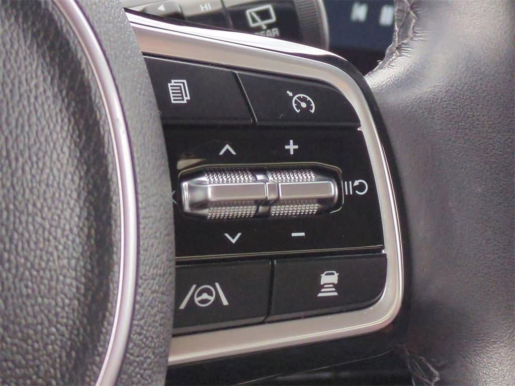 Thumbnail: 2024 Kia Carnival - 31