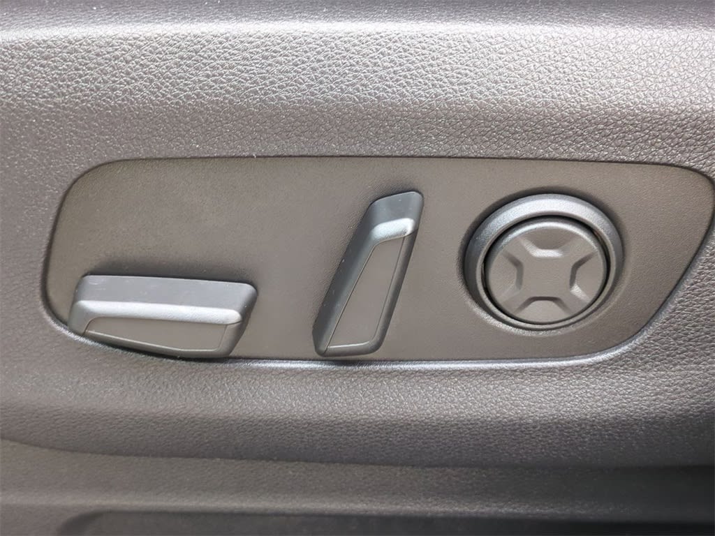 Thumbnail: 2024 Kia Carnival - 24