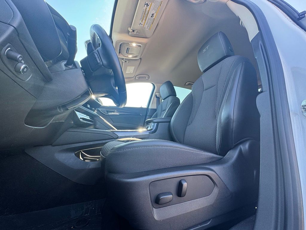Thumbnail: 2022 Buick Envision - 20