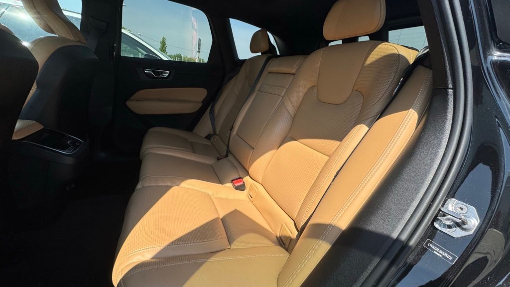 Thumbnail: 2019 Volvo XC60 - 10