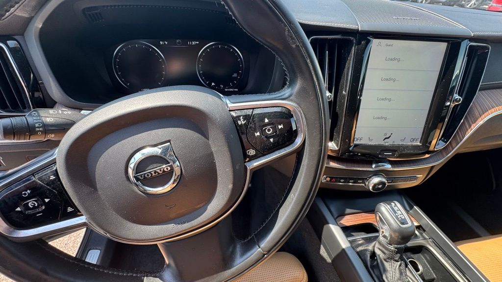 Thumbnail: 2019 Volvo XC60 - 8