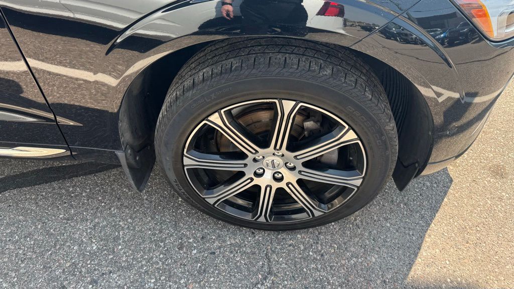 Thumbnail: 2019 Volvo XC60 - 7