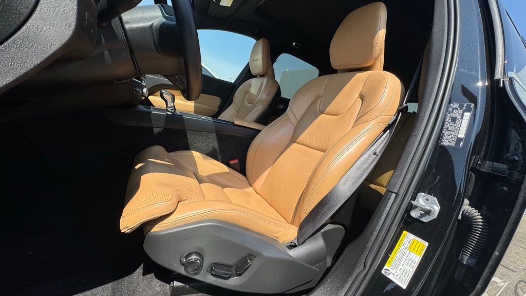 Thumbnail: 2019 Volvo XC60 - 23
