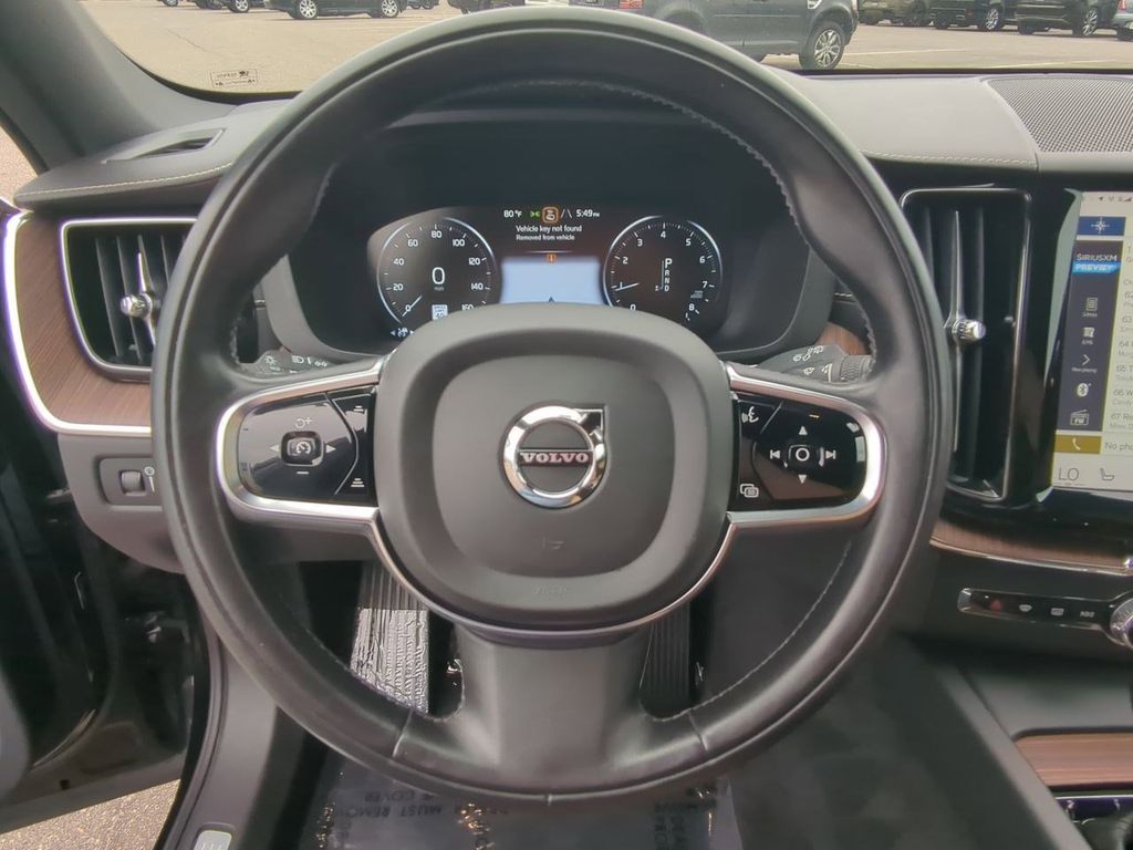 Thumbnail: 2019 Volvo XC60 - 13
