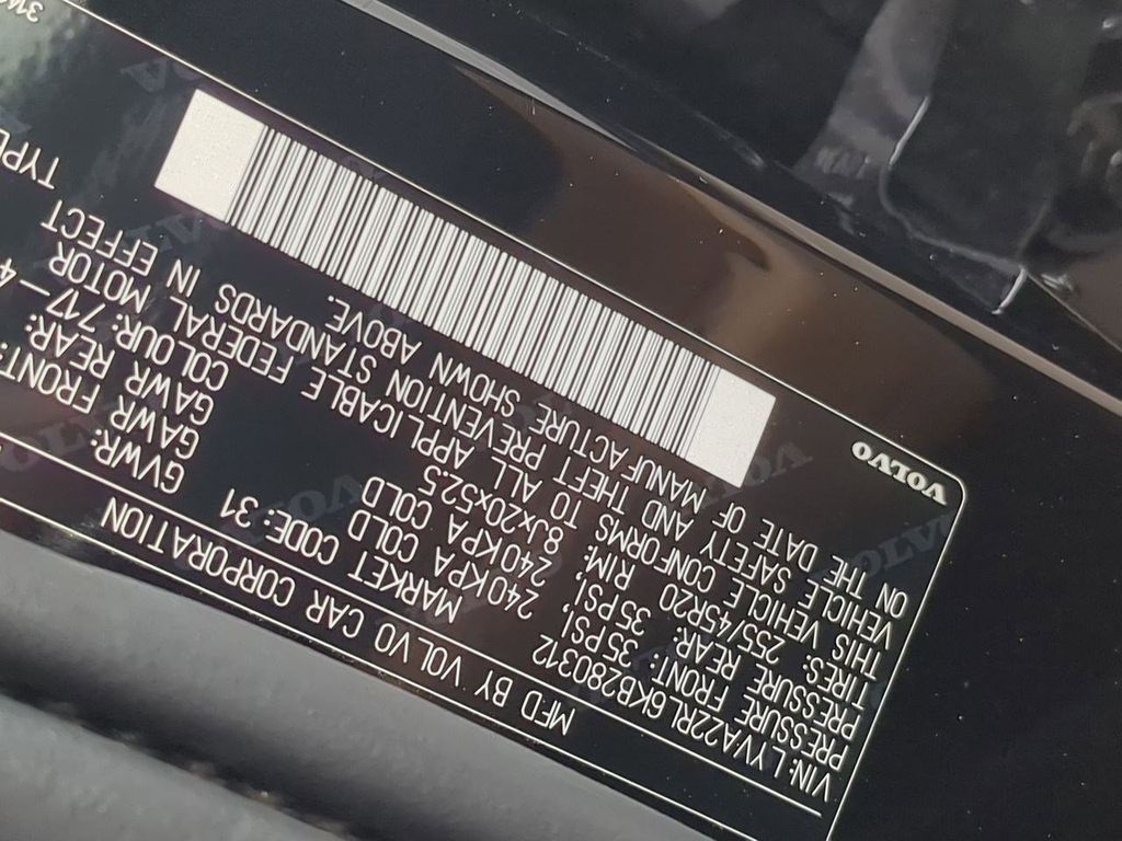 Thumbnail: 2019 Volvo XC60 - 32