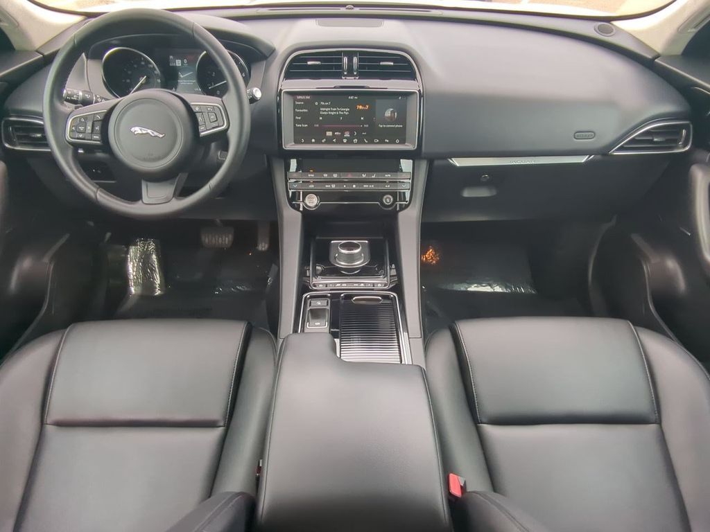 Thumbnail: 2020 Jaguar F-Pace - 9