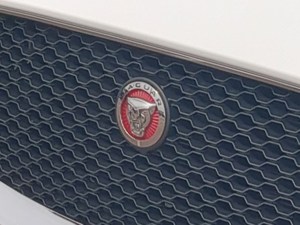 Thumbnail: 2020 Jaguar F-Pace - 7