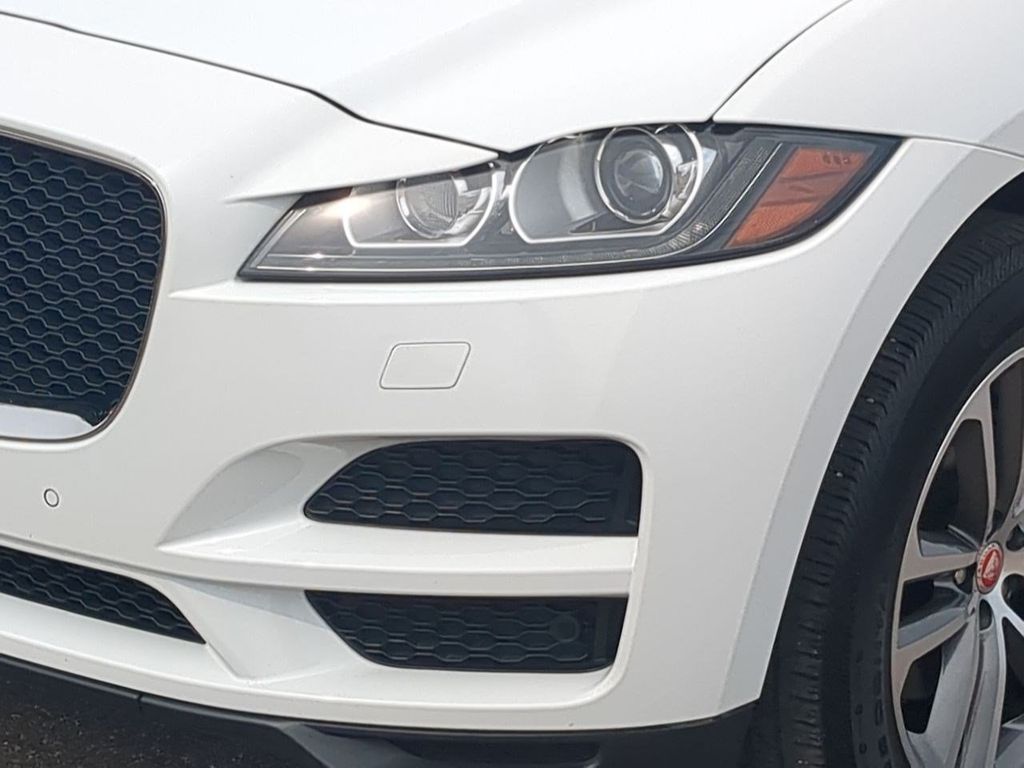Thumbnail: 2020 Jaguar F-Pace - 21