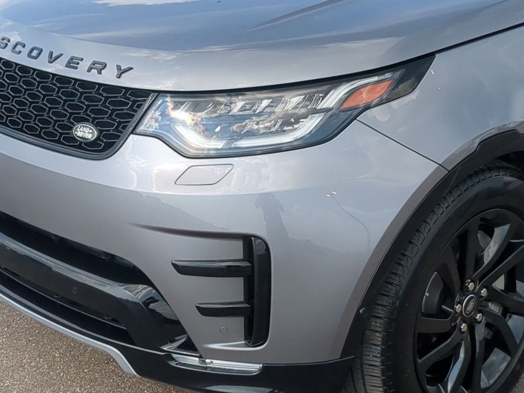 Thumbnail: 2020 Land Rover Discovery - 23