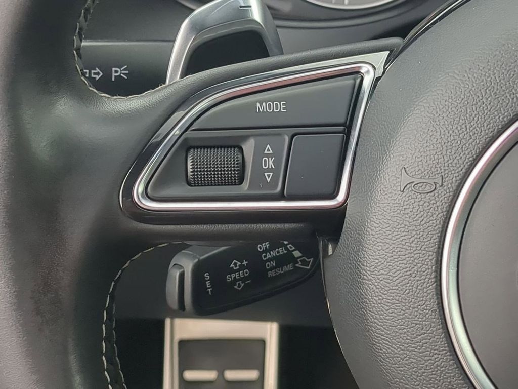 Thumbnail: 2014 Audi SQ5 - 27