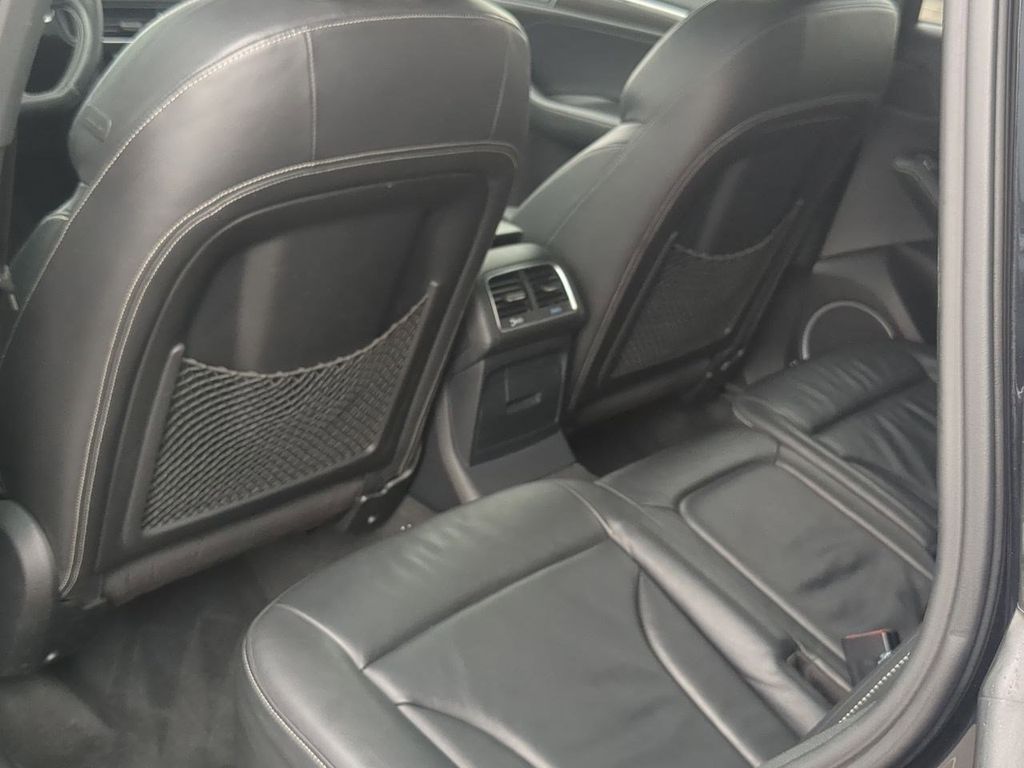 Thumbnail: 2014 Audi SQ5 - 13