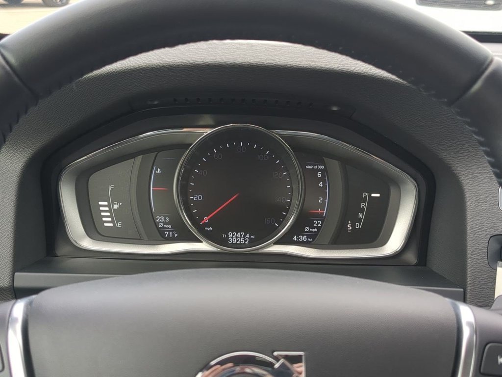 Thumbnail: 2016 Volvo S60 - 13
