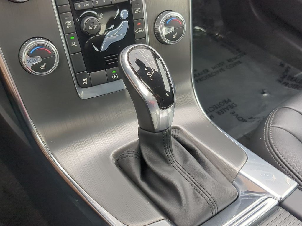 Thumbnail: 2016 Volvo S60 - 24