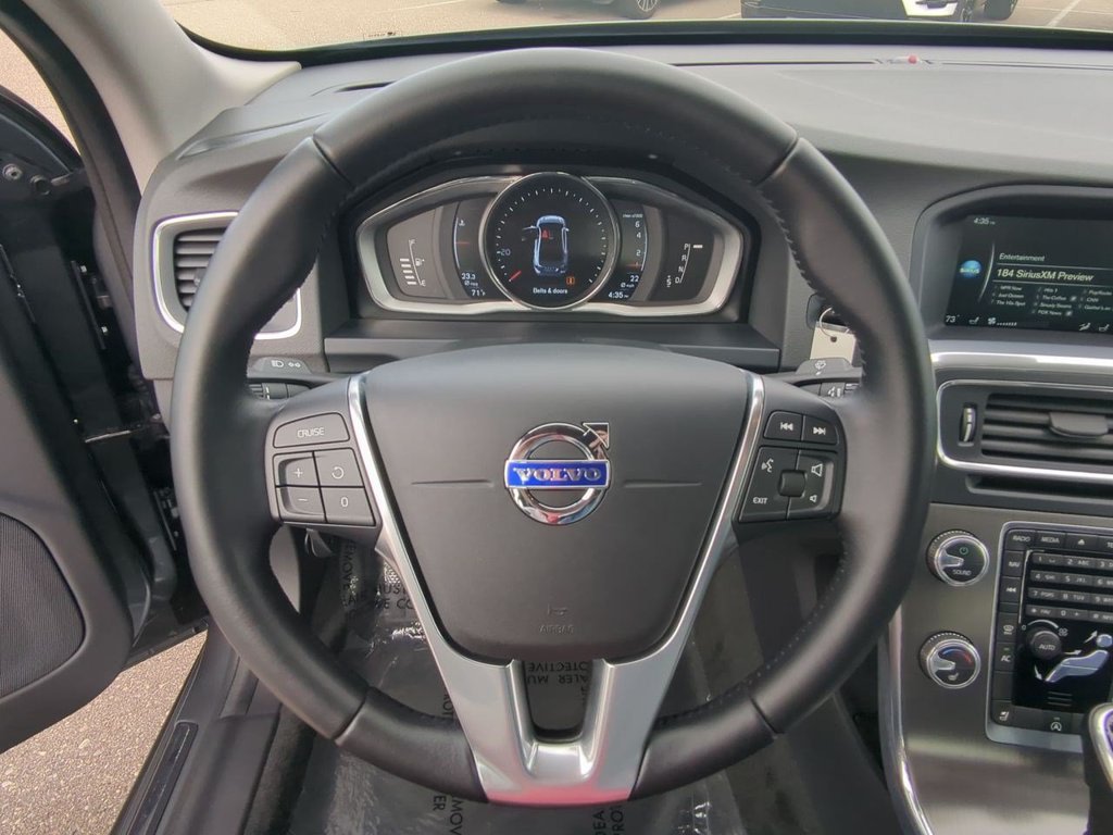 Thumbnail: 2016 Volvo S60 - 10