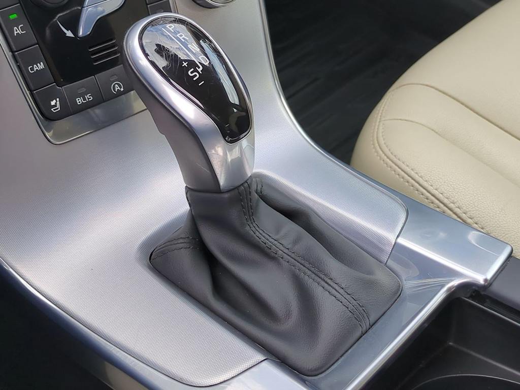 2017 Volvo V60 T5 16