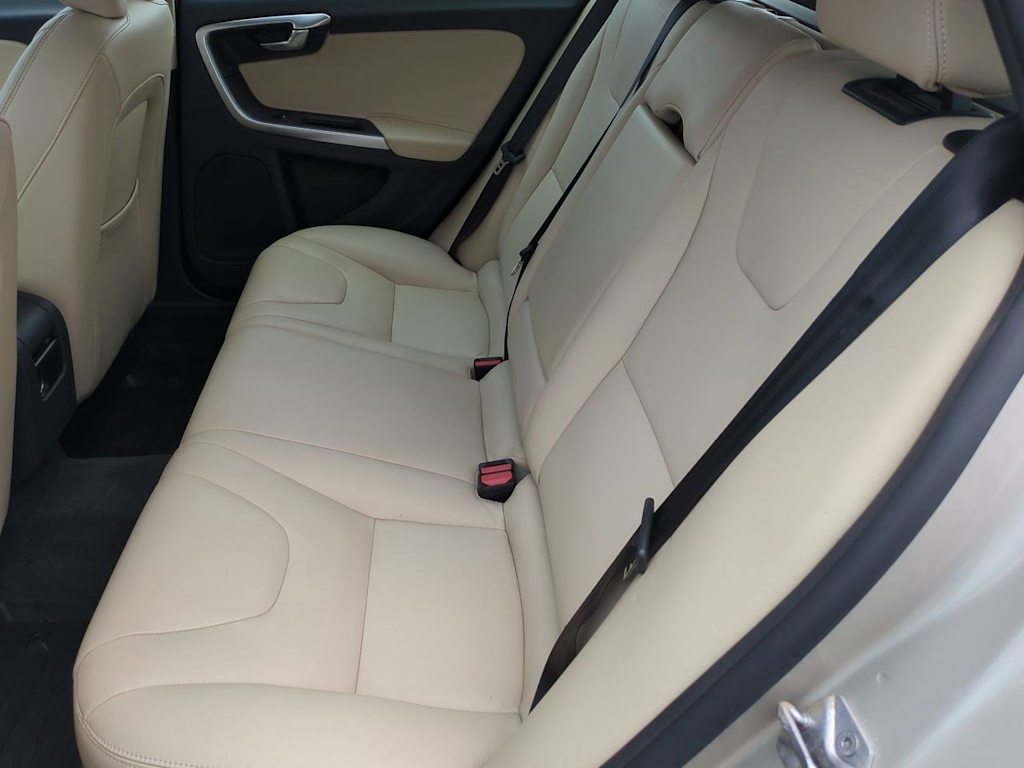 2017 Volvo V60 T5 13
