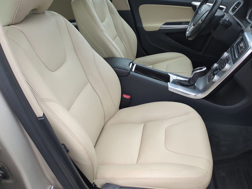 2017 Volvo V60 T5 30