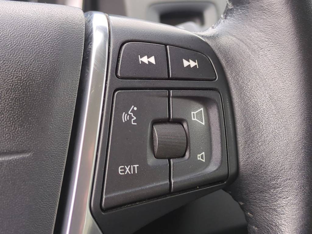 2017 Volvo V60 T5 32