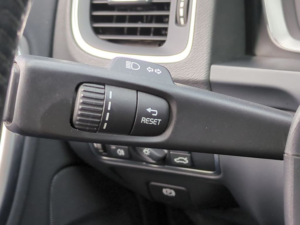 2017 Volvo V60 T5 34
