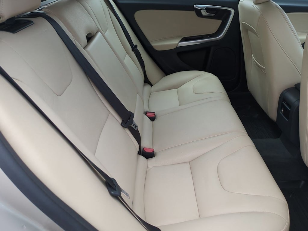 2017 Volvo V60 T5 28